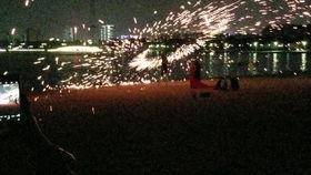 农村放烟花视频,欢庆时刻的璀璨瞬间
