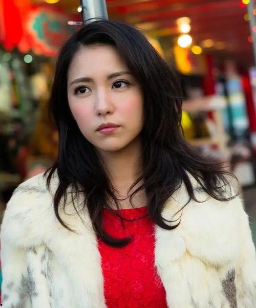 日本女性恋,传统与现代的交织