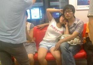 地铁美女图片大全大图,美女如云，尽显都市魅力