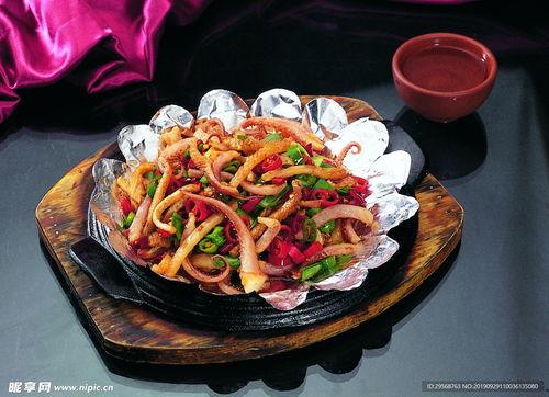 铁板鱿鱼图片,香辣诱人，街头美食的绝妙演绎