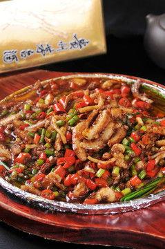 铁板鱿鱼图片,香辣诱人，街头美食的绝妙演绎