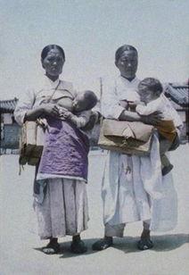 日本露乳装,时尚还是争议？