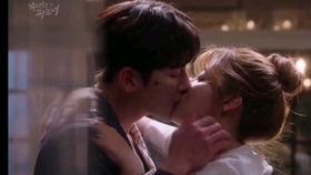 韩剧高甜床戏,甜蜜床戏背后的激情火花