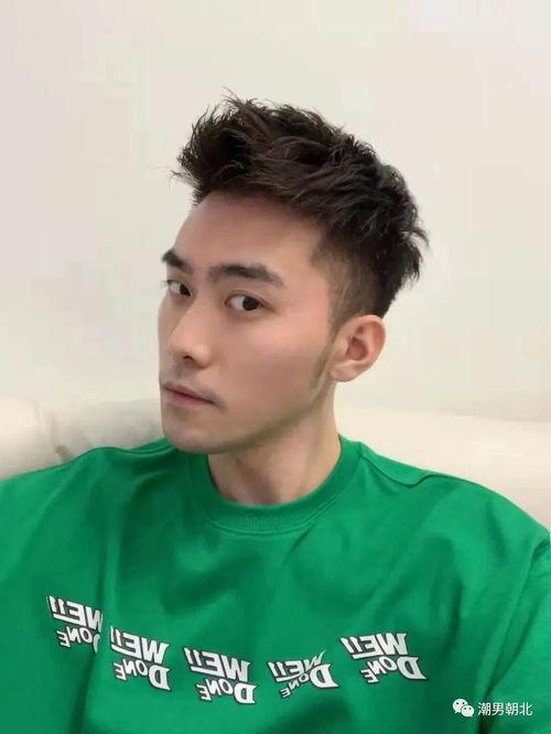 飞机头发型图片男短发,时尚简约，展现男性魅力